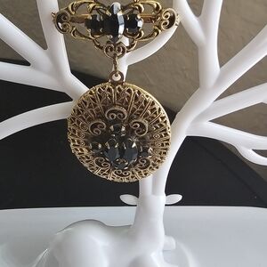 Vintage Goldtone Locket Broach